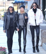 hailey-baldwin-out-and-about-in-tribeca-October-24-Out-for-Lunch-in-New-York-with-joan-smalls_287629.jpg