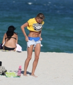 Hailey-Baldwin---Wearing-a-Bikini-in-Miami-36.jpg
