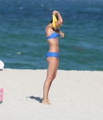 Hailey-Baldwin---Wearing-a-Bikini-in-Miami-38.jpg