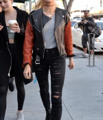hailey-baldwin-out-and-in-Beverly-Hills-january-12-2016_281229.jpg