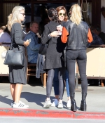 hailey-baldwin-out-and-in-Beverly-Hills-january-12-2016_281629.jpg