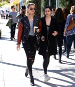 hailey-baldwin-out-and-in-Beverly-Hills-january-12-2016_28729.jpg