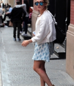 hailey-baldwin-out-and-about-in-new-york-04-28-2015_16.jpg
