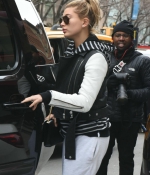 hailey-baldwin-out-and-about-in-new-york_4.jpg