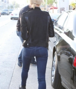 hailey-baldwin-out-and-about-in-los-angeles_13.jpg