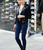 hailey-baldwin-out-and-about-in-los-angeles_2.jpg