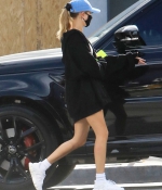 Kendall-Jenner-and-Hailey-Baldwin-Out-in-West-Hollywood-2020-12.jpg