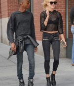 Hailey-Baldwin-in-Tight-Jeans-out-in-new-york-city-september-2014-1.jpg