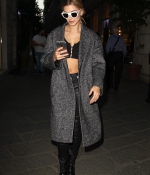 hailey-baldwin-out-and-about-in-milan-september-25-2016_286929.jpg