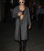 hailey-baldwin-out-and-about-in-milan-september-25-2016_287329.jpg