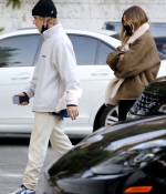 hailey-bieber-and-justin-bieber-with-a-real-estate-agent-in-west-hollywood-11-14-2020-1.jpg