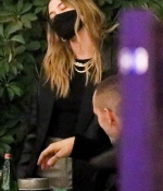 hailey-bieber-night-out-in-beverly-hills-11-16-2020-6.jpg