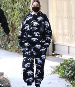 hailey-bieber-out-in-west-hollywood-11-18-2020-12.jpg