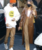 hailey-bieber-and-justin-bieber-at-il-pastaio-in-beverly-hills-11-19-2020-15.jpg
