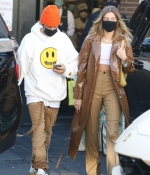 hailey-bieber-and-justin-bieber-at-il-pastaio-in-beverly-hills-11-19-2020-3.jpg