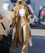 hailey-bieber-and-justin-bieber-at-il-pastaio-in-beverly-hills-11-19-2020-9.jpg