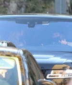 hailey-and-justin-bieber-driving-out-in-beverly-hills-11-18-2020-2.jpg