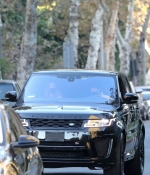hailey-and-justin-bieber-driving-out-in-beverly-hills-11-18-2020-5.jpg