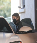 hailey-bieber-leaves-private-pilates-class-in-los-angeles-11-25-2020-1.jpg