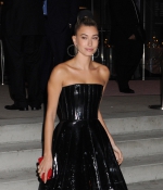 hailey-baldwin-May_22-leaving-Whitney-Museum-Gala-and-Studio-Party-in-New-York_285929.jpg