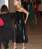 hailey-baldwin-May_22-leaving-Whitney-Museum-Gala-and-Studio-Party-in-New-York_286129.jpg