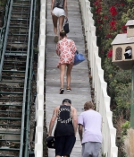 hailey-bieber-kendall-jenner-and-justin-bieber-spotted-at-the-kardashians-beach-house-in-malibu-california-3.jpg