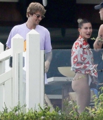 hailey-bieber-kendall-jenner-and-justin-bieber-spotted-at-the-kardashians-beach-house-in-malibu-california-5.jpg