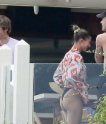 hailey-bieber-kendall-jenner-and-justin-bieber-spotted-at-the-kardashians-beach-house-in-malibu-california-8.jpg