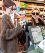 kendall-jenner-and-hailey-baldwin-February-9-Shopping-groceries-in-New-York-City-1.jpg