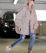 hailey-baldwin-arrives-to-the-doctors-office-for-an-appointment-in-beverly-hills-los-angeles-0.jpg