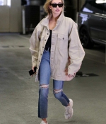 hailey-baldwin-arrives-to-the-doctors-office-for-an-appointment-in-beverly-hills-los-angeles-5.jpg