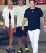 hailey-baldwin-and-justin-bieber-spotted-for-the-first-time-since-their-engagement-as-they-visit-pristine-jewelers-to-resize-haileys-engagement-ring-in-new-york-city-1.jpg