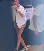 hailey-baldwin-and-justin-bieber-spotted-for-the-first-time-since-their-engagement-as-they-visit-pristine-jewelers-to-resize-haileys-engagement-ring-in-new-york-city-10.jpg