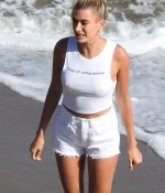 hailey-bieber-at-a-photoshoot-for-bare-minerals-on-the-beach-in-malibu-07-23-2019-17.jpg