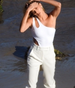 hailey-bieber-at-a-photoshoot-for-bare-minerals-on-the-beach-in-malibu-07-23-2019-2.jpg