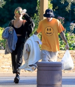 hailey-and-justin-bieber-at-a-park-in-beverly-hills-10-03-2019-8.jpg