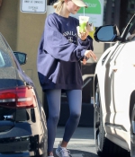 hailey-bieber-November-12-Out-in-Los-Angeles-purple-outfit-leggins-2019-4.jpg