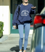 hailey-bieber-November-12-Out-in-Los-Angeles-purple-outfit-leggins-2019-7.jpg