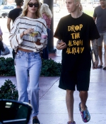 hailey-bieber-and-justin-bieber-November-28-Out-in-Miami-getting-juice-drew-crocs-0.jpg
