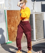 hailey-bieber-shows-off-her-abs-as-she-hits-up-the-dance-studio-in-west-hollywood-california-4.jpg