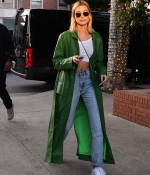 hailey-bieber-and-justin-bieber-step-out-for-a-lunch-at-south-beverly-grill-in-beverly-hills-california-12.jpg