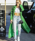 hailey-bieber-and-justin-bieber-step-out-for-a-lunch-at-south-beverly-grill-in-beverly-hills-california-4.jpg