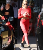 hailey-bieber-looks-fab-in-a-red-crop-top-and-matching-leggings-as-she-grabs-a-post-workout-at-earthbar-in-los-angeles-4.jpg