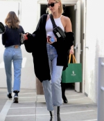 kendall-jenner-and-hailey-bieber-head-out-to-breakfast-together-in-west-hollywood-california-7.jpg