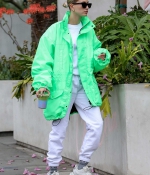 hailey-bieber-stands-out-in-bright-green-jacket-as-she-heads-to-nine-zero-one-salon-in-los-angeles-2.jpg