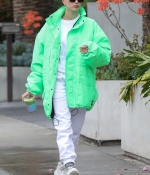 hailey-bieber-stands-out-in-bright-green-jacket-as-she-heads-to-nine-zero-one-salon-in-los-angeles-6.jpg