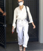 hailey-bieber-dons-all-white-for-a-business-meeting-in-los-angeles-1.jpg