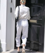 hailey-bieber-dons-all-white-for-a-business-meeting-in-los-angeles-9.jpg