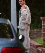 hailey-bieber-and-justin-bieber-spend-the-afternoon-riding-custom-drew-electric-bikes-in-los-angeles-7.jpg