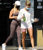 hailey-bieber-August-18-Grab-Juice-Drinks-From-Earth-Bar-in-West-Hollywood-9.jpg